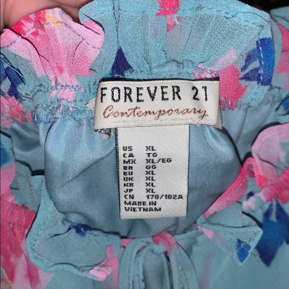 Dress - Picture 3 of 4